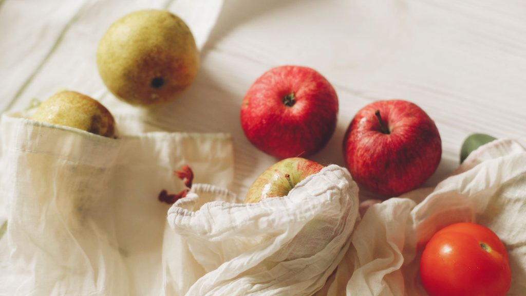 eco-natural-bags-with-apples-eco-friendly